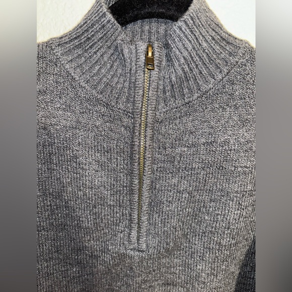 Gently use women’s long sleeve zipper collar X small - Picture 2 of 7